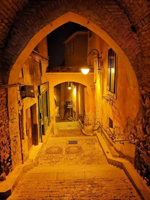 Charming Studio Ideal For Getaways Or Workations In Sibiu'S Medieval City Center Kültér fotó