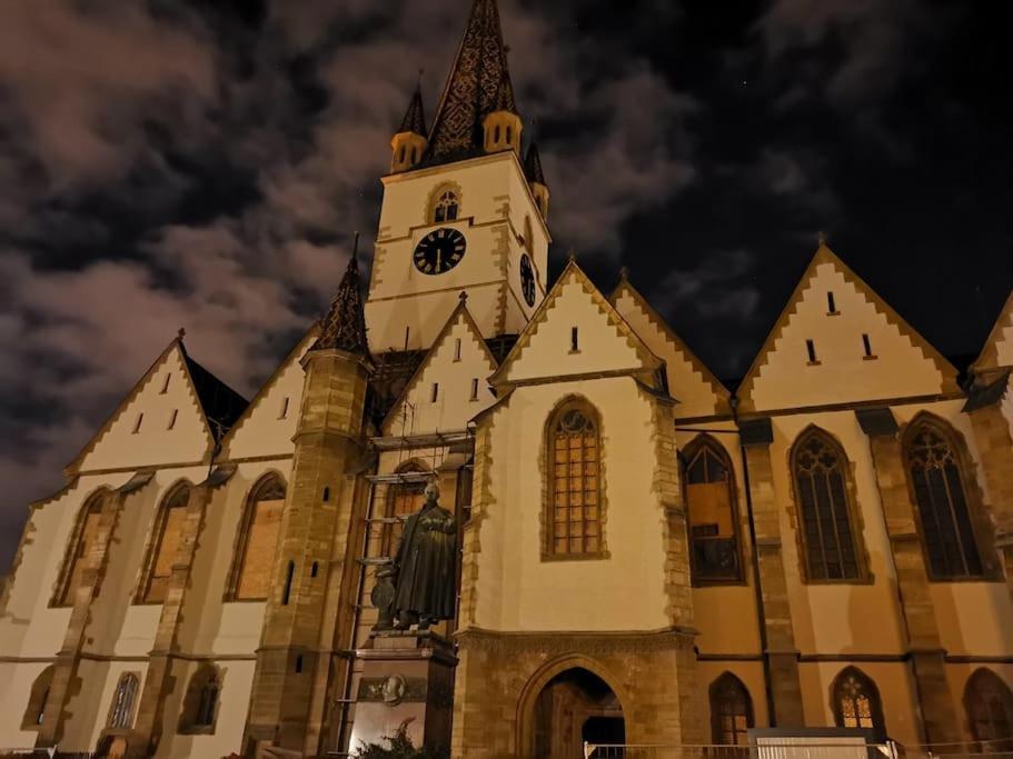 Charming Studio Ideal For Getaways Or Workations In Sibiu'S Medieval City Center Kültér fotó