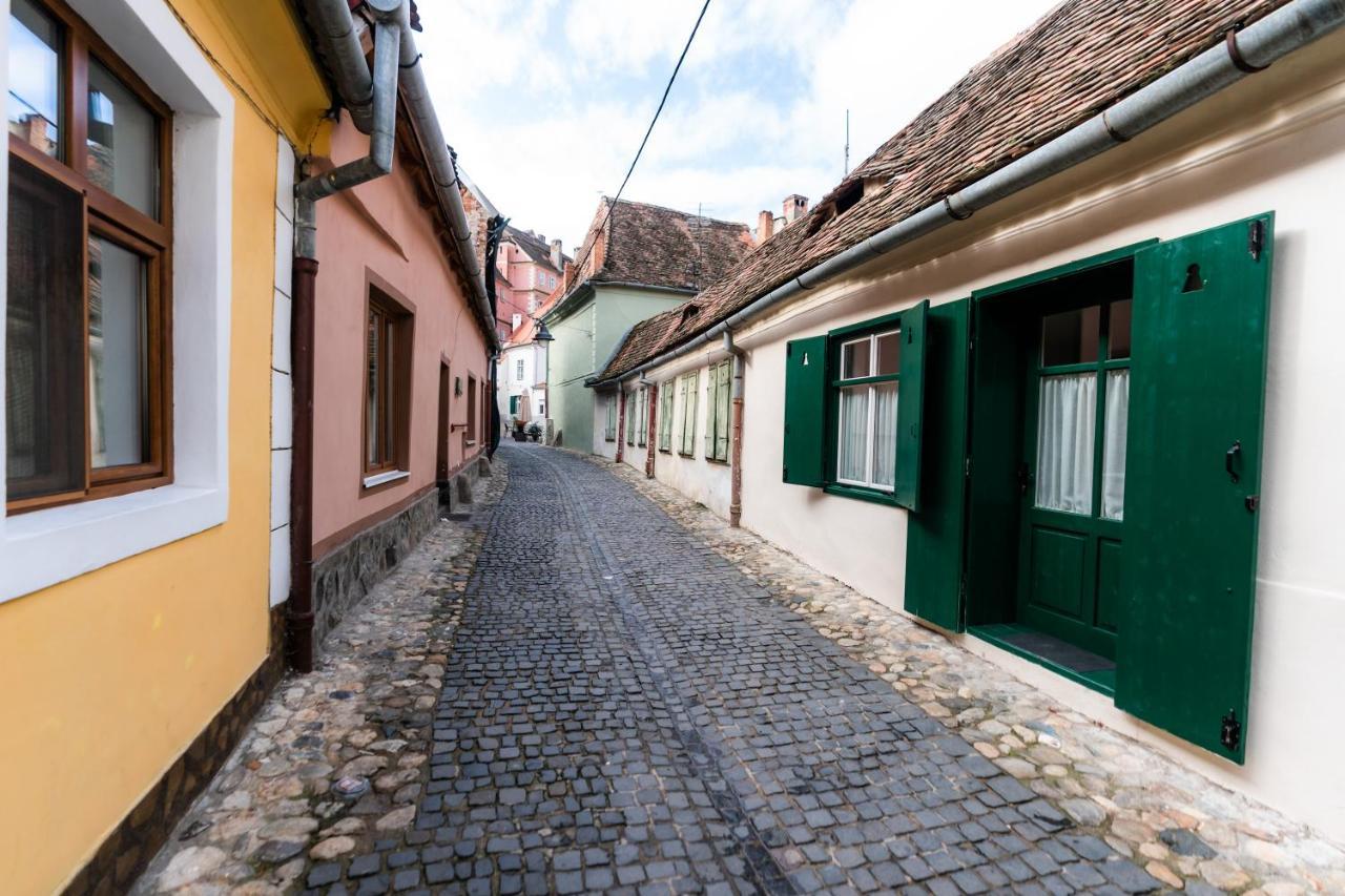 Charming Studio Ideal For Getaways Or Workations In Sibiu'S Medieval City Center Kültér fotó